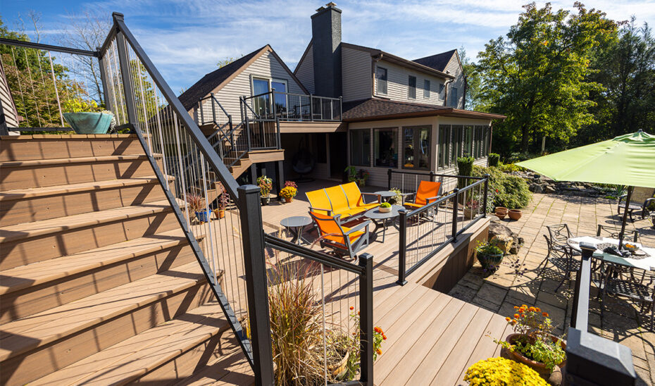 Seasonal Deck Decor Ideas for Year-Round Enjoyment - Stump's Decks ...